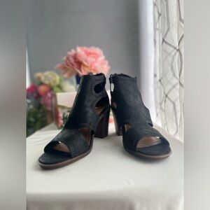 Jellypop Crisella Heeled Sandal 10